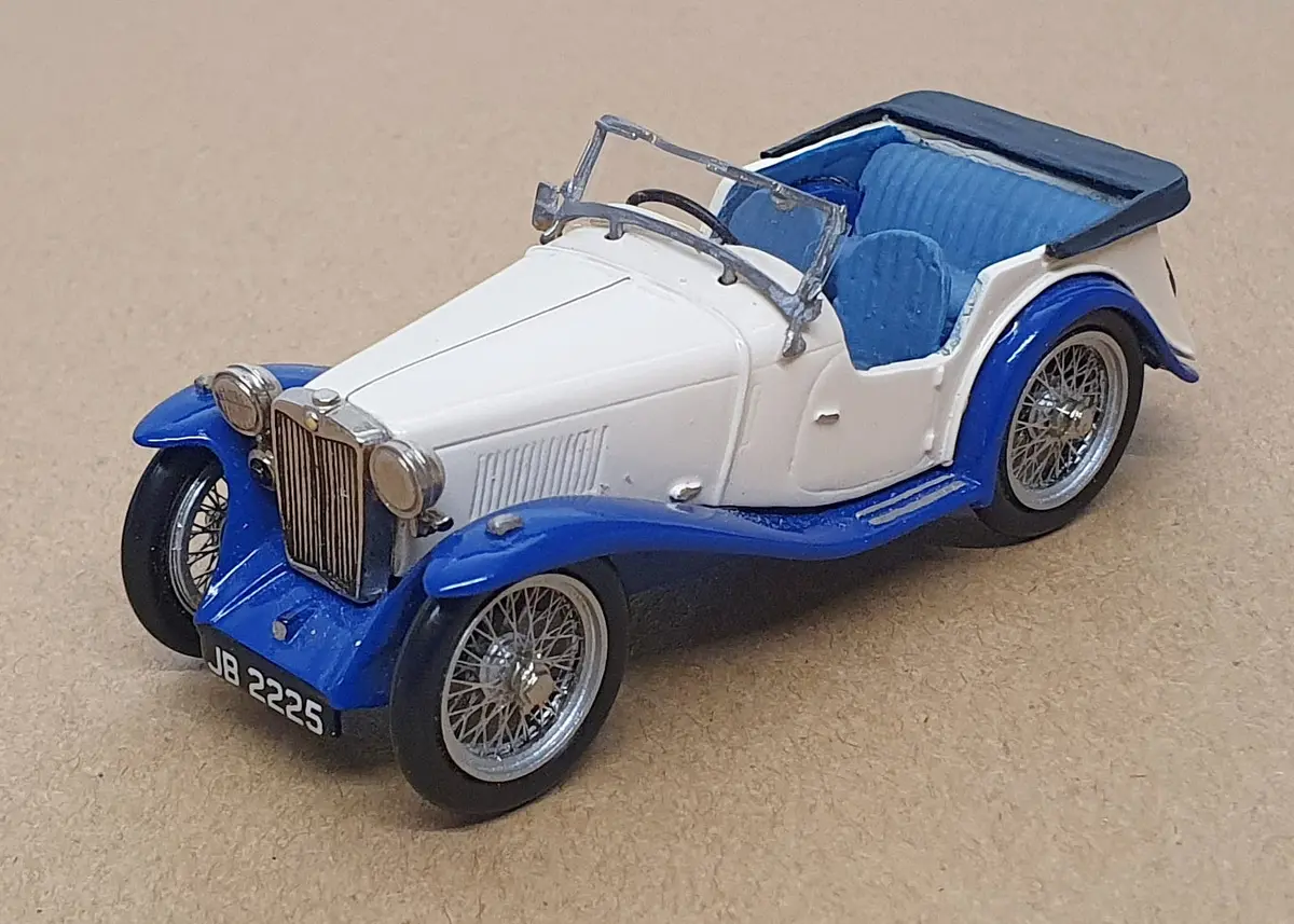 Abingdon Classics 1/43 Scale Acj702 - Mg P-Type 4 Seater - Ivory/Blue 1