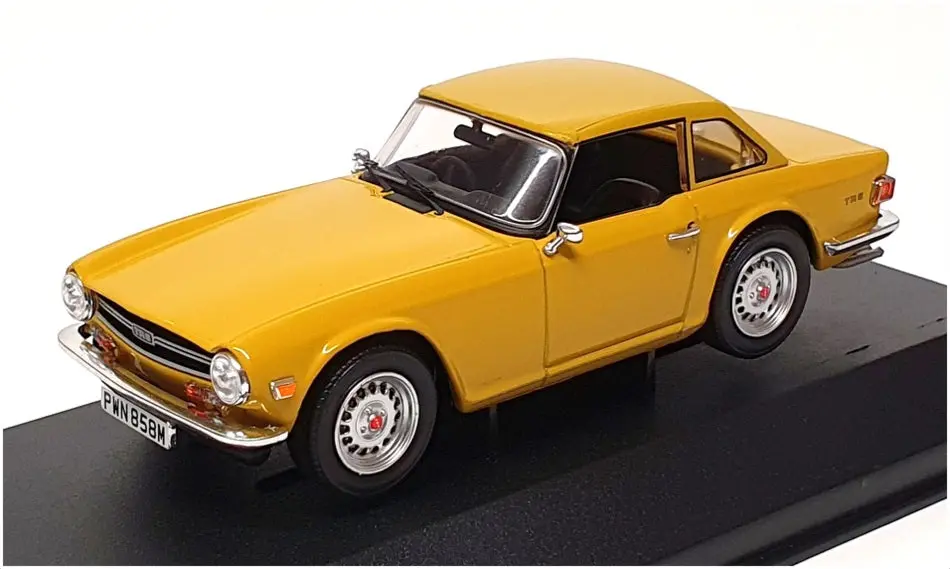 Vanguards 1/43 Scale Va14702 - Triumph Tr6 (Hard Top) - Mimosa Yellow 1