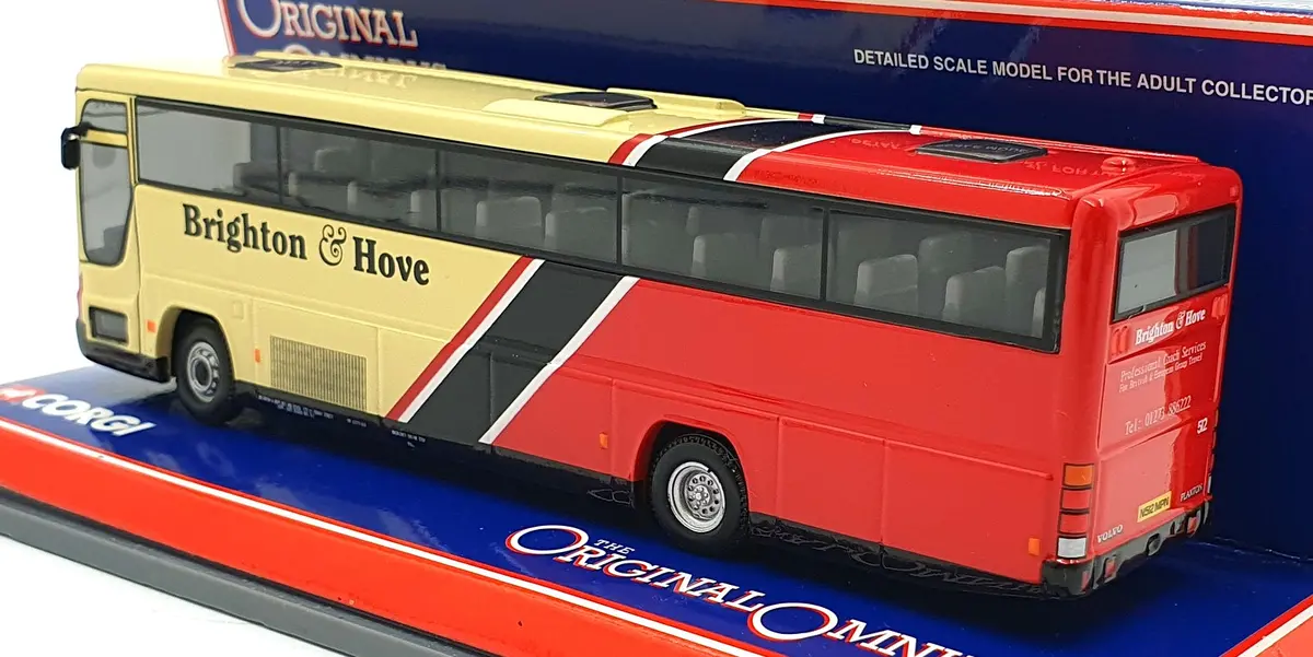 Corgi 1/76 Scale 43309 - Plaxton Premiere Brighton And Hove Bus And Coach Co. 2
