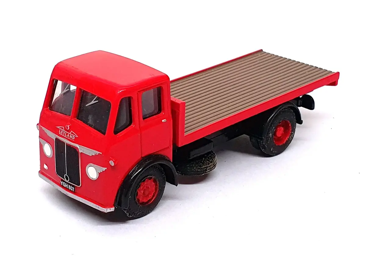 Base Toys 1/76 Scale Diecast Bf-02 - Leyland Flat Bed Lorry - Red 1
