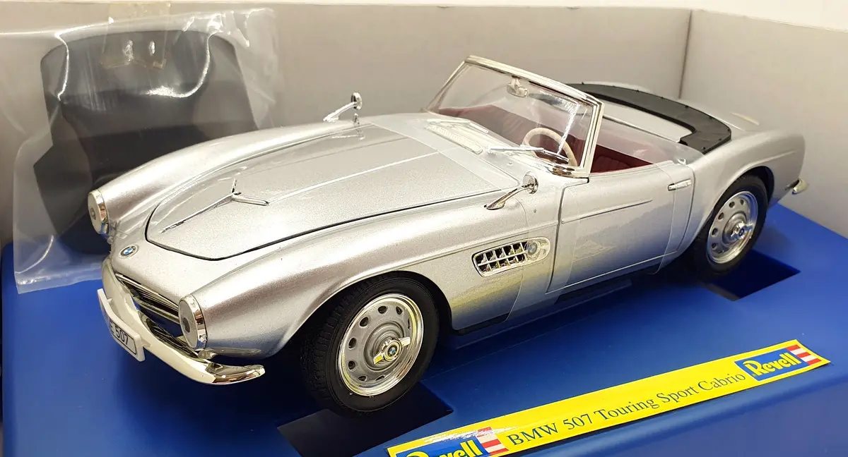 Revell 1/18 Scale Diecast 08856 - Bmw 507 Touring Sport Cabrio - Silver 1