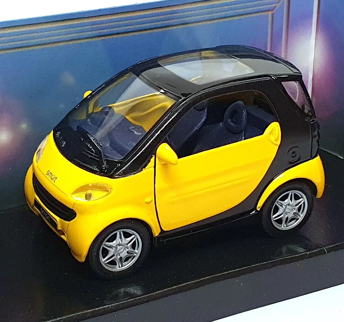 Maisto 1/33 Scale Diecast 21103 - Smart Coupe Motorized - Yellow/Black 1