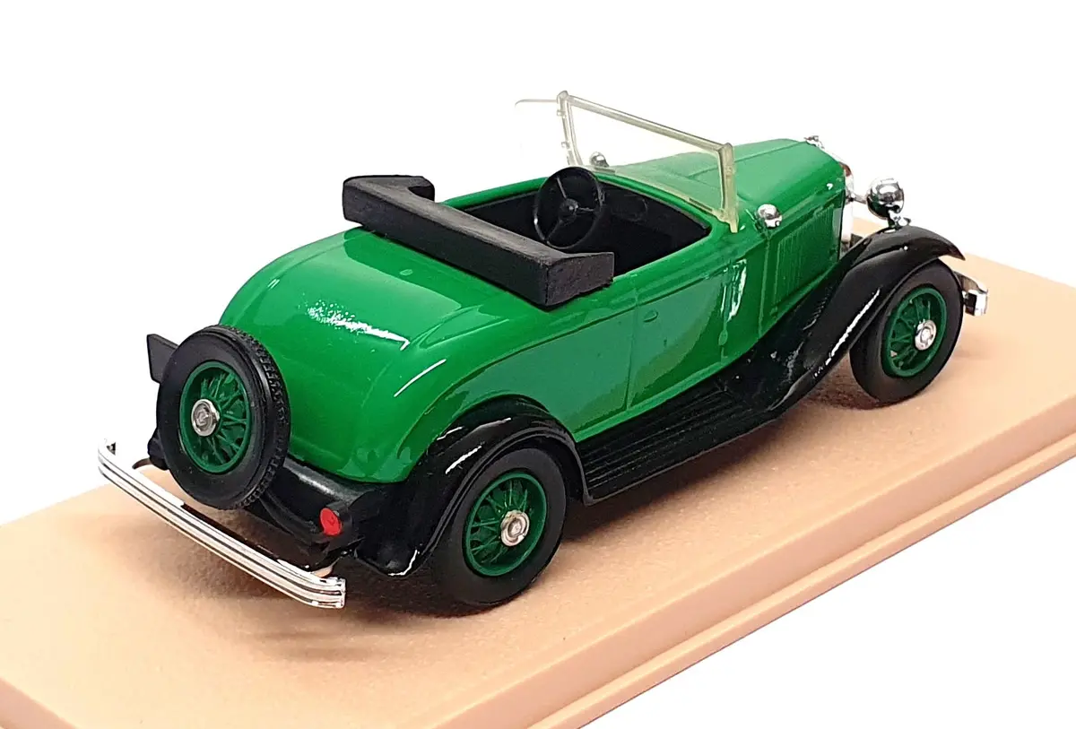 Eligor 1/43 Scale 1200 - 1932 Ford V8 Roadster Ouvert - Green/Black 2