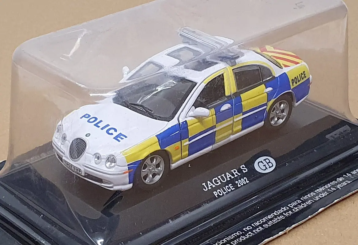 Altaya 1/43 Scale Diecast T802 - 2002 Jaguar S Police Car - White 1