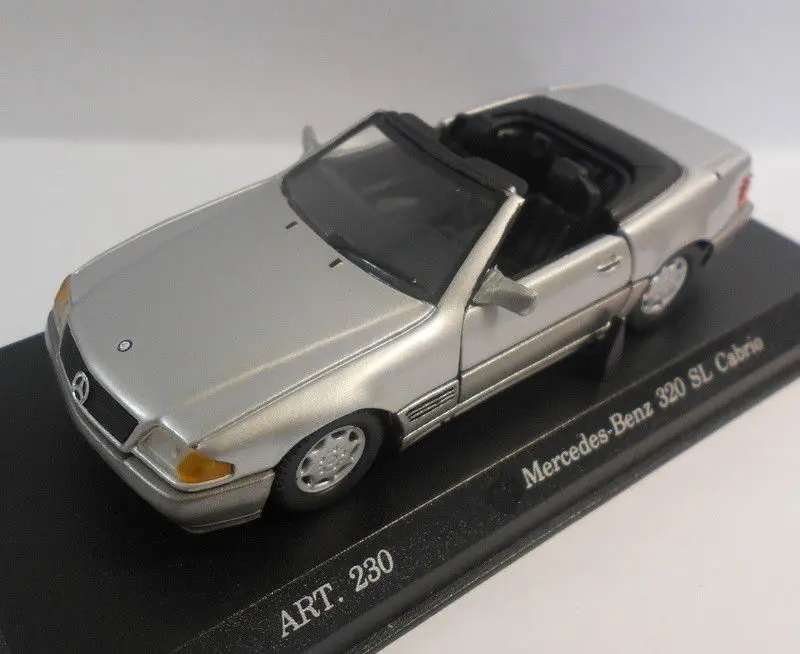 Corgi Detail 1/43 Scale - Art.230 Mercedes 320 Sl Cabrio Silver 1