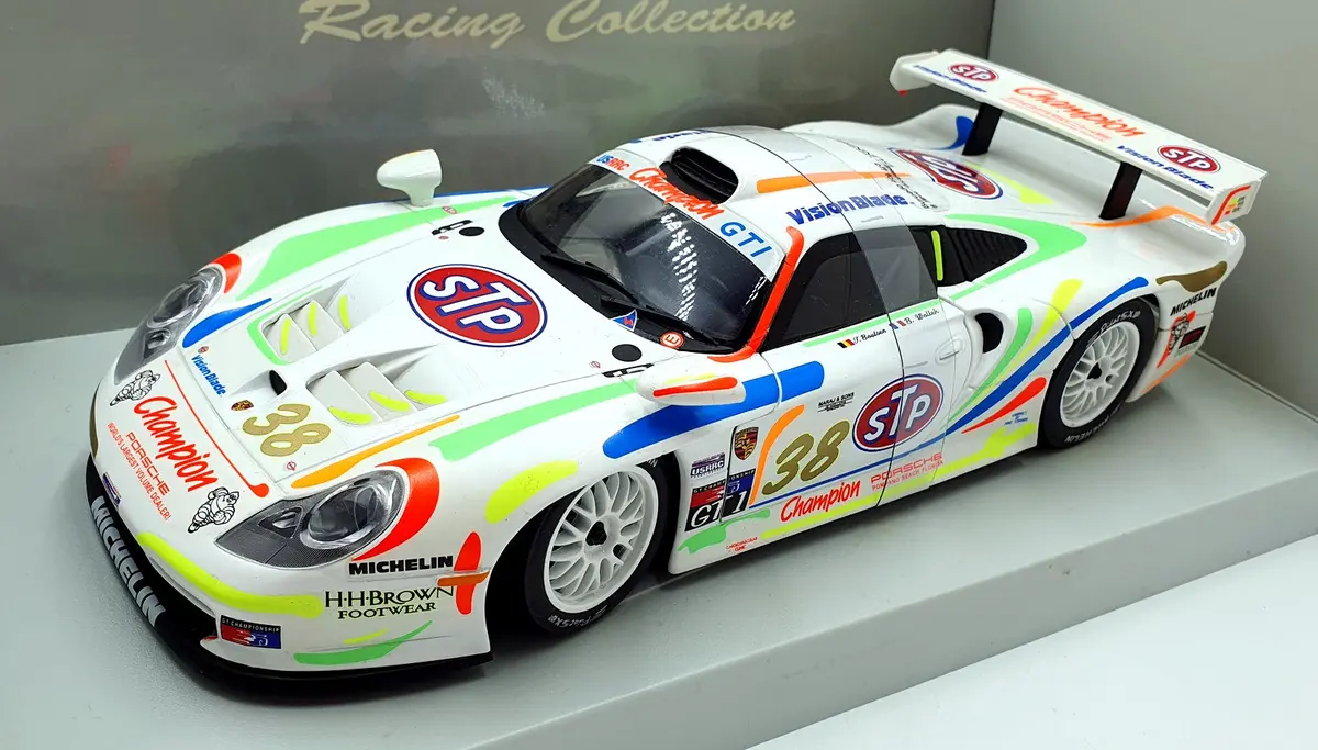 Ut 1/18 Scale Diecast 39817 - 1998 Porsche 911 Gt1 J. Boutsen/R. Kelleners Stp 1
