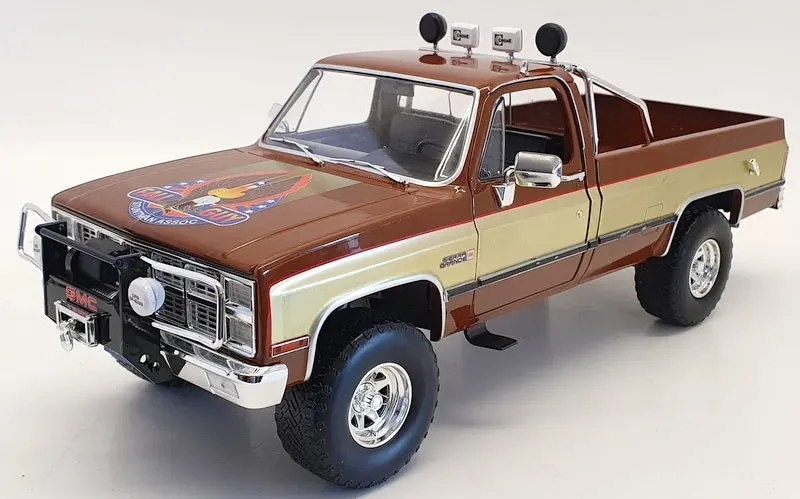 Greenlight 1/18 Scale 13560 - 1982 Gmc K-250 Sierra Grande Lee Majors Fall Guy 1