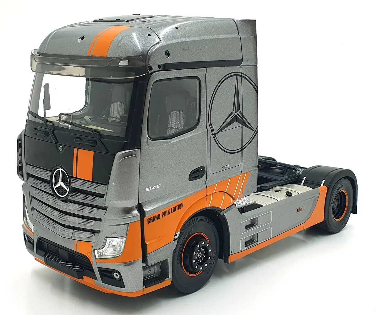 Solido 1/24 Scale S2400202 2019 Mercedes Actros Grand Prix Edition Truck Silver 1