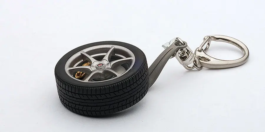 Autoart Gt-R Wheel Keychain 1