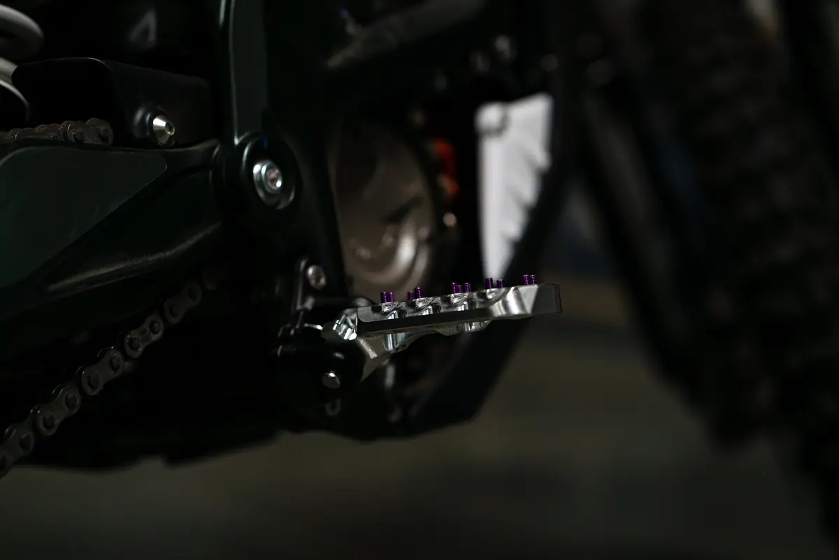 Prickly Foot Pegs Mx For Ultra Bee 1