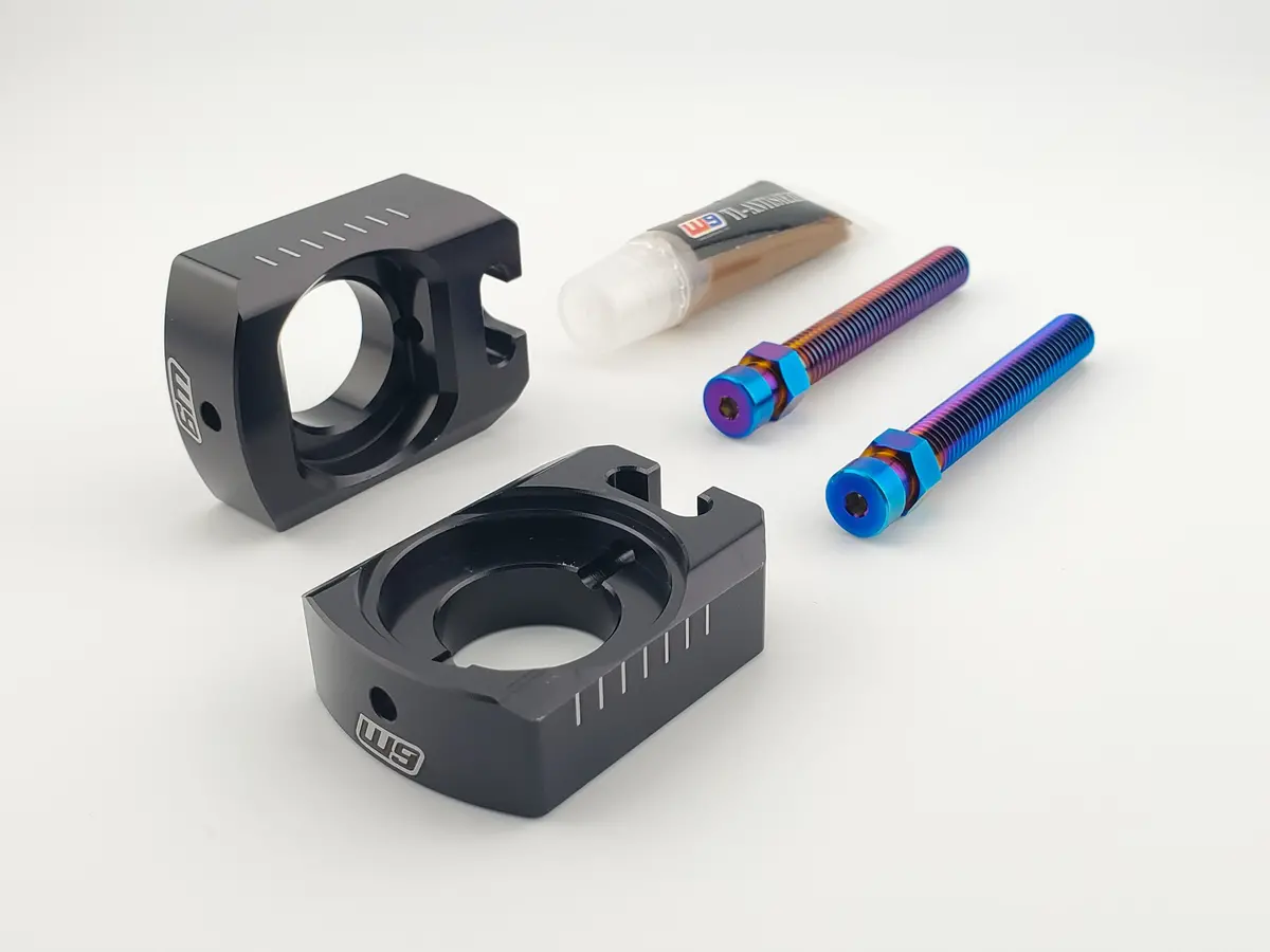 Warp9 Surron Ultra Bee Axle Blocks 1