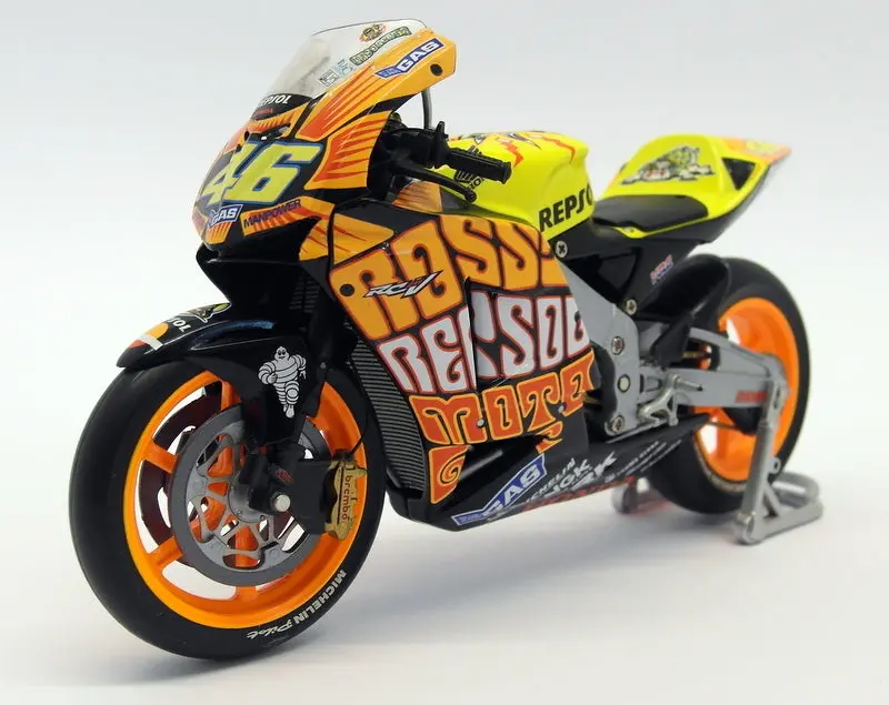 Minichamps 1/12 Scale 122 037196 Honda Rc211v Valentino Rossi Valencia 03 1