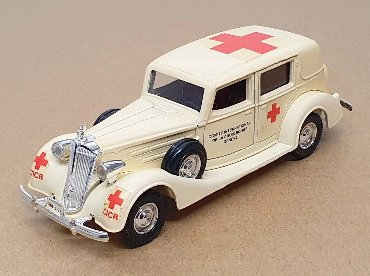 Solido 1/43 Scale 7809 - 1937 Packard International Red Cross Ambulance - Cream 1