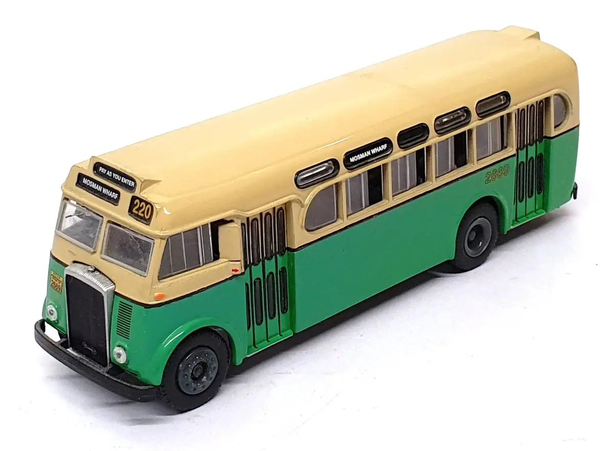Abc 1/76 Scale Au 1-B - Daimler Cv Oz Bus New South Wales Rt. 220 - Beige/Green 1
