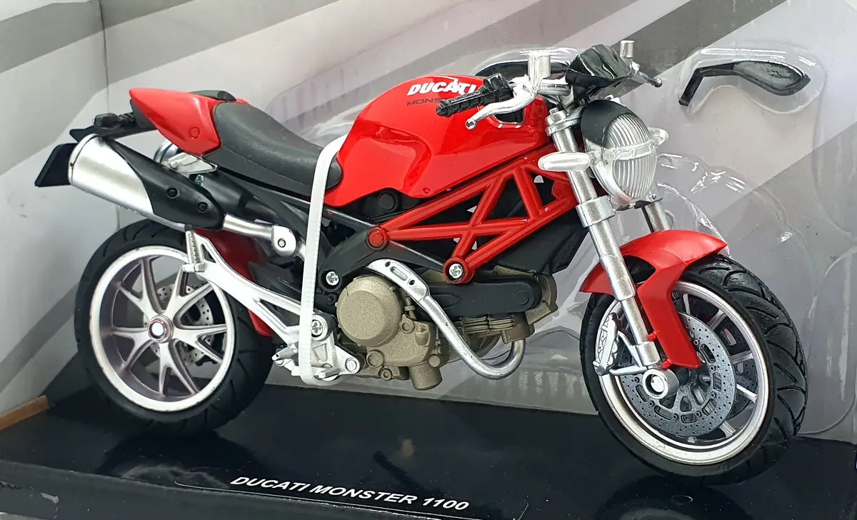 New Ray 1/12 Scale Diecast 44023A - Ducati Monster 1100 - Red 1