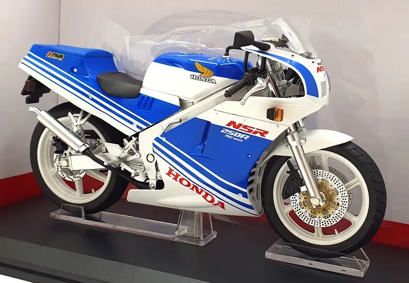 Aoshima 1/12 Scale 11157-3800 - 1988 Honda Nsr250r - Blue/White 1
