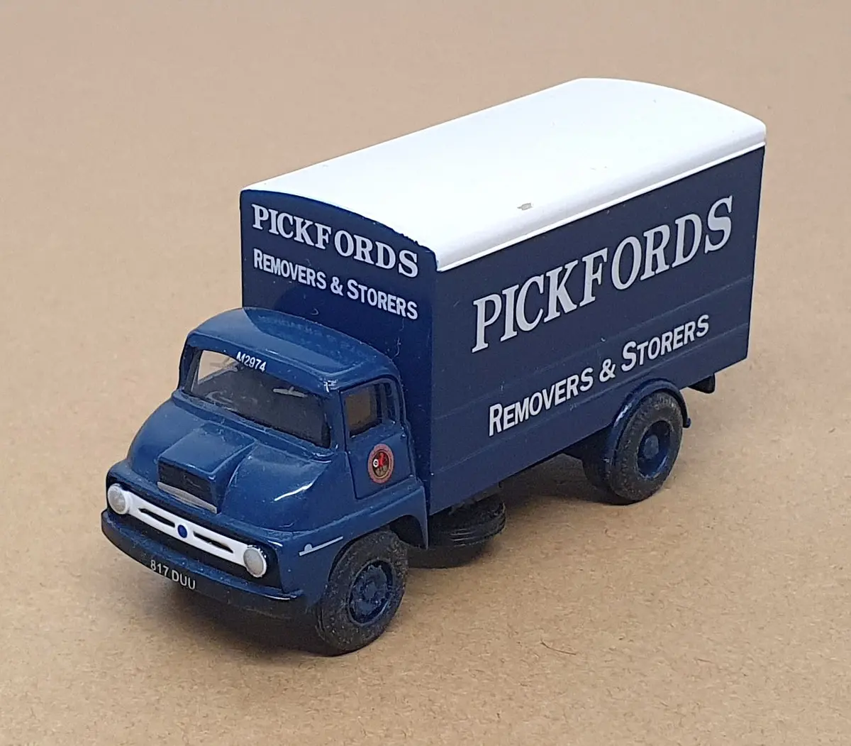 Base Toys 1/76 Scale D-09 - Thames Trader Box Van Pickfords - Blue/White 1