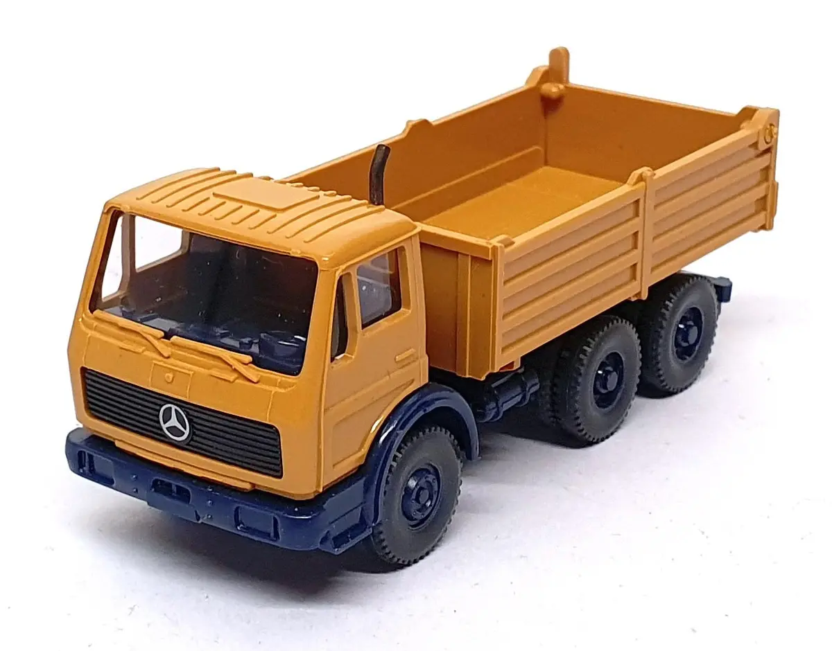Wiking 1/87 Scale 16673 - Mercedes Benz Tipper Truck - Mustard 1
