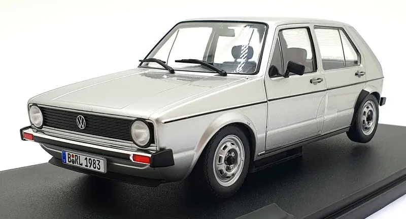 Solido 1/18 Scale Diecast S1800214 - Volkswagen Golf L 1983 - Grey Metal 1