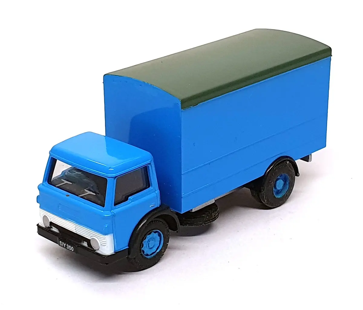 Base Toys 1/76 Scale Diecast Cv-01 - Ford D Series Box Van - Blue 1