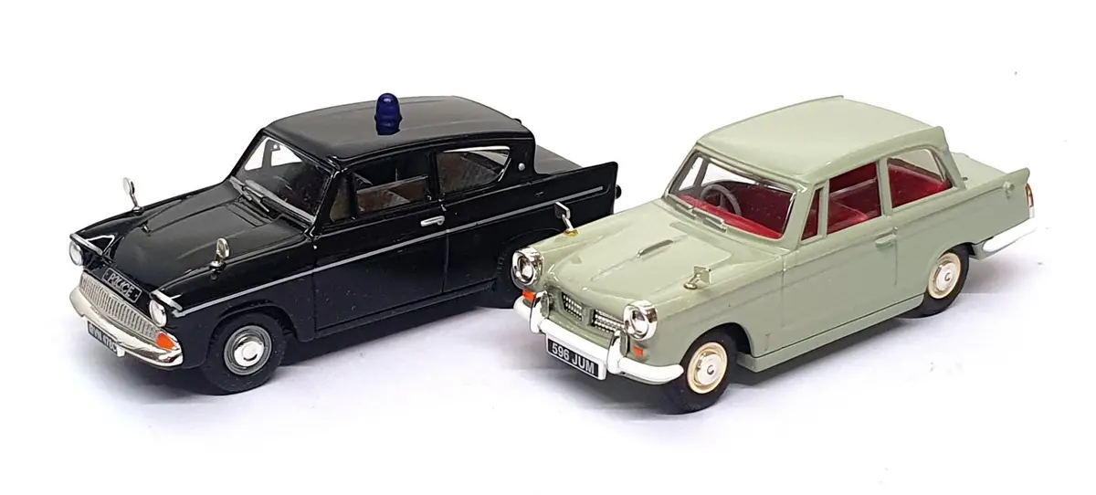 Vanguards 1/43 Scale Hb1002 - Ford Anglia Police Triumph Herald - Heartbeat Set 1