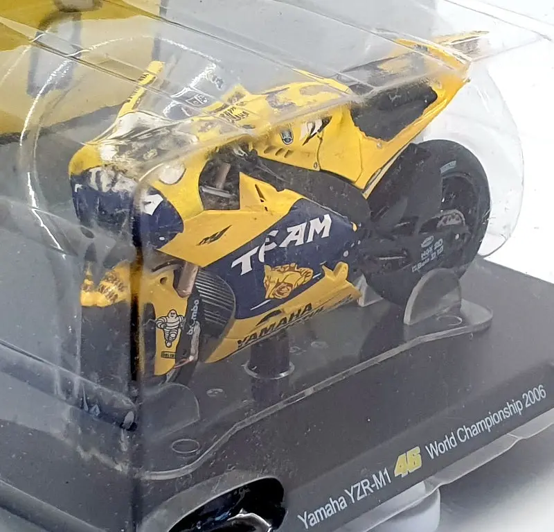 Altaya 1/18 Scale Ffr16 - Yamaha Yzr M1 #46 Valentino Rossi World Champ 2006 1