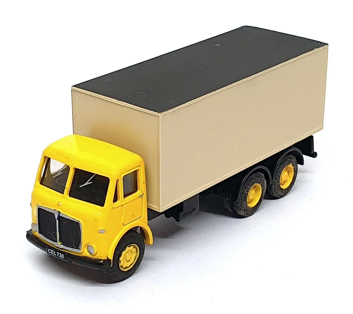 Base Toys 1/76 Scale Am6c-01 - Aec Mercury 6-Wheel Van - Yellow 1