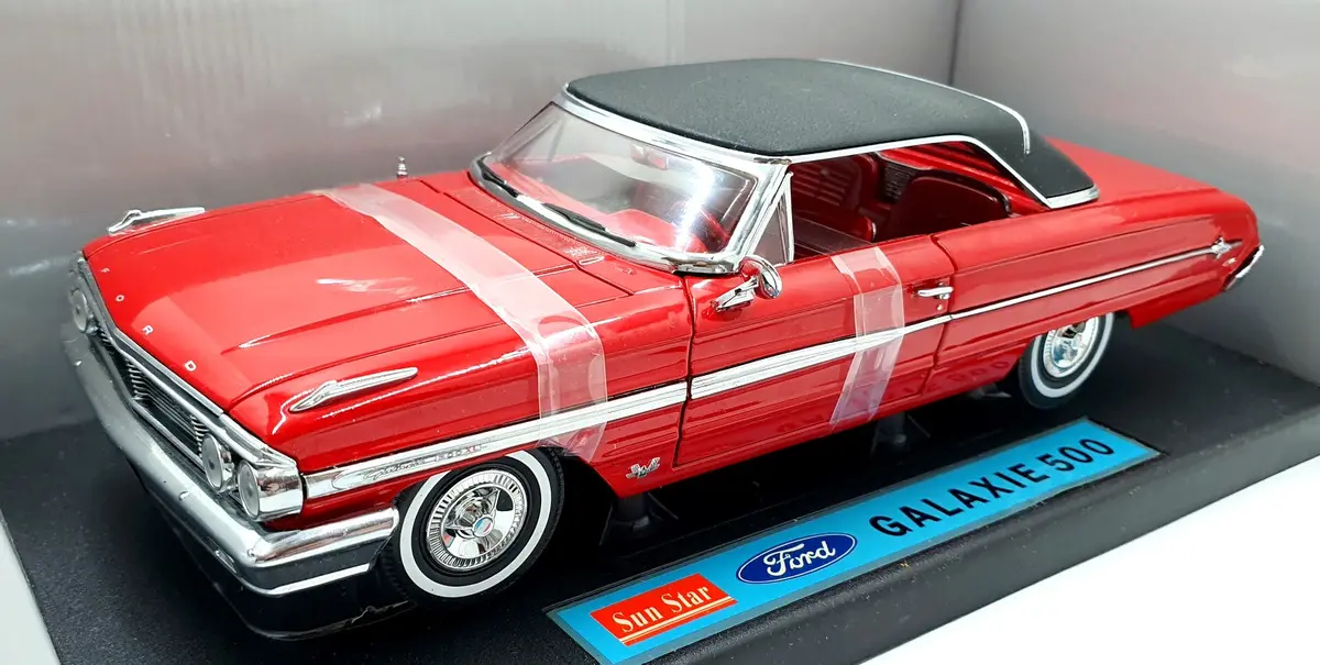 Sun Star 1/18 Scale Diecast 1440 - 1964 Ford Galaxie 500 - Red/Black 1