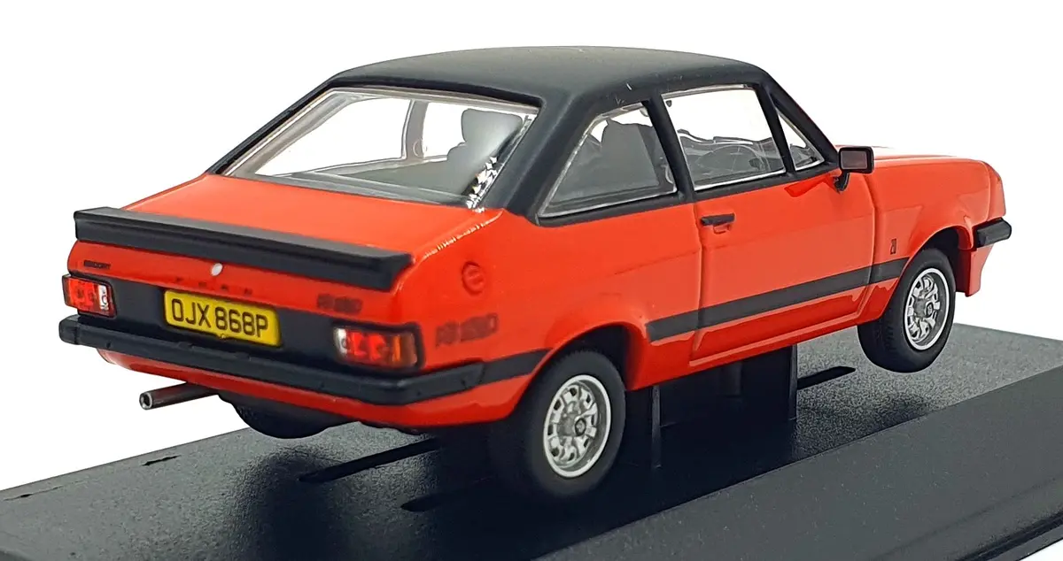 Vanguards 1/43 Scale Va14910 - Ford Escort Mk2 Rs2000 - Red 2