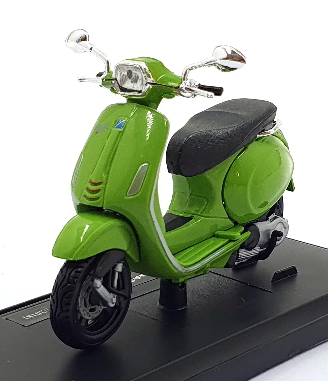 Maisto 1/18 Scale 39540 - 2017/2018 Vespa Sprint 150 Abs Moped - Green 1