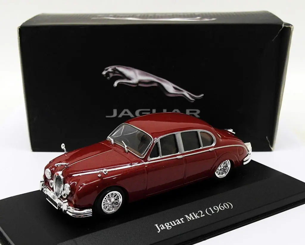 Atlas Editions 1/43 Scale 4 641 101 - 1960 Jaguar Mk2 - Maroon 1