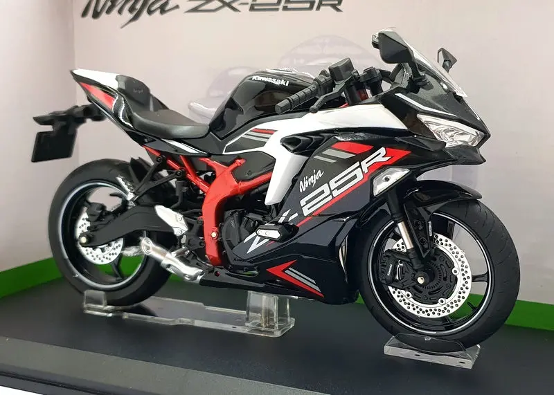 Aoshima 1/12 Scale 109700-3700 Kawasaki Ninja Zx-25R Motorcycle Red/White 1