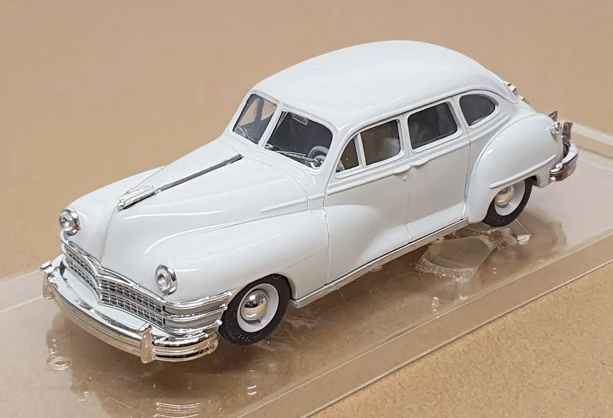 Vitesse 1/43 Scale Diecast 370 - 1947 Chrysler Windsor Sedan - Lt. Grey 1