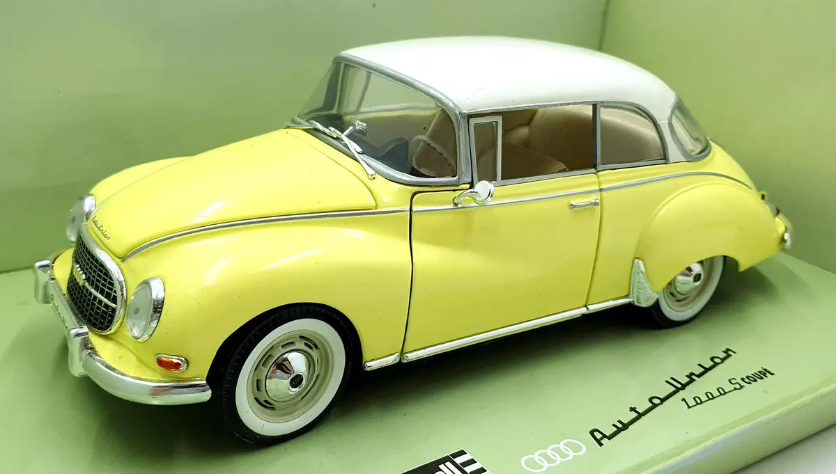 Revell 1/18 Scale Diecast 08410 - Auto Union 1000S Coupe - Yellow/White 1