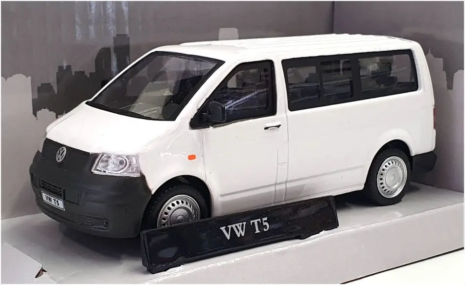 Cararama 1/43 Scale Diecast 462150 - Volkswagen T5 Minibus - White 1