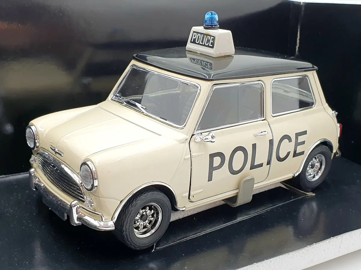 Solido 1/16 Scale Diecast 7190-4 - Mini Cooper Police - Cream/Black 1