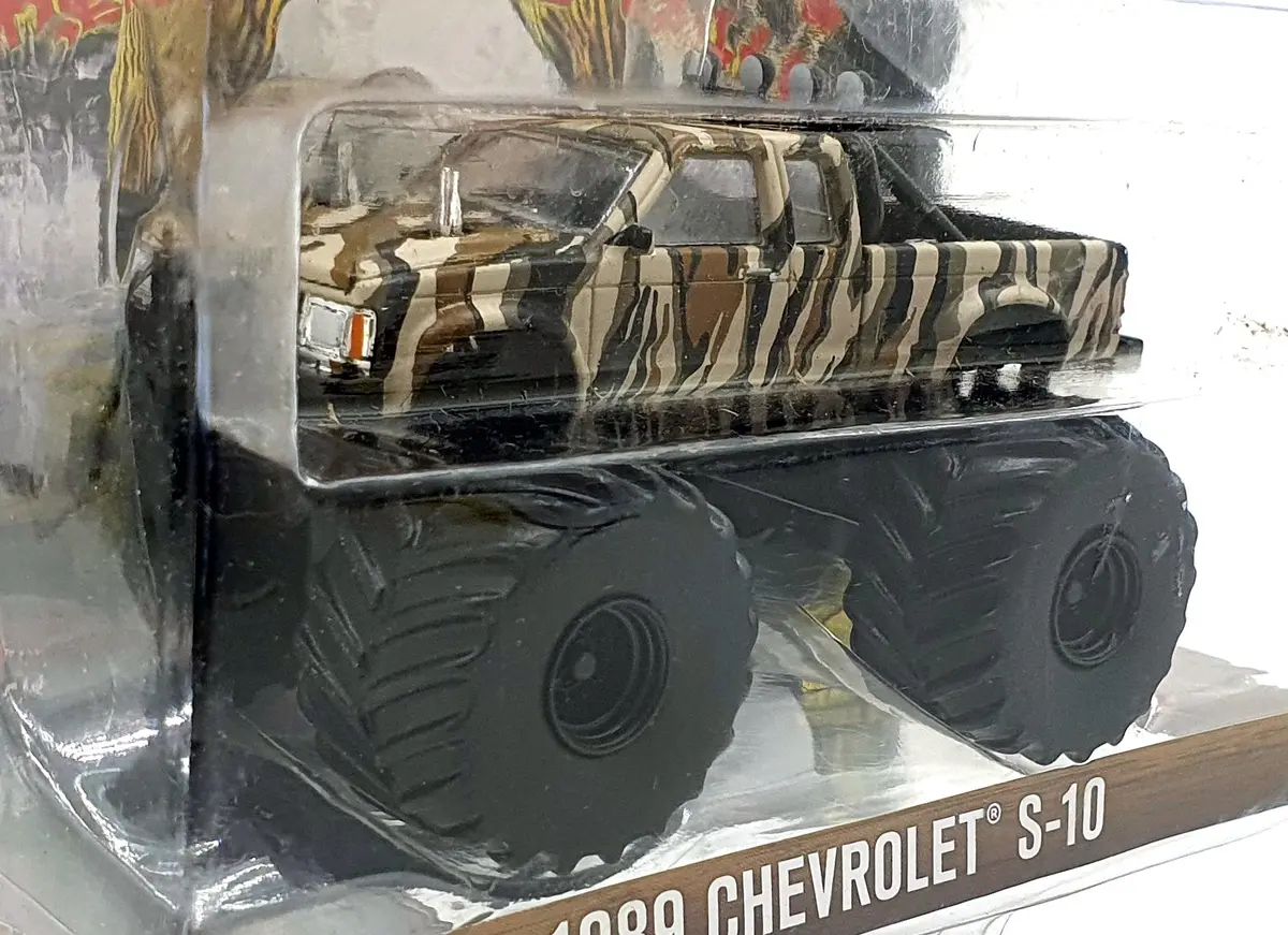 Jada Toys 1/64 Scale 98388 - 2016 Chevrolet Camaro Bumblebee - Transformers 1