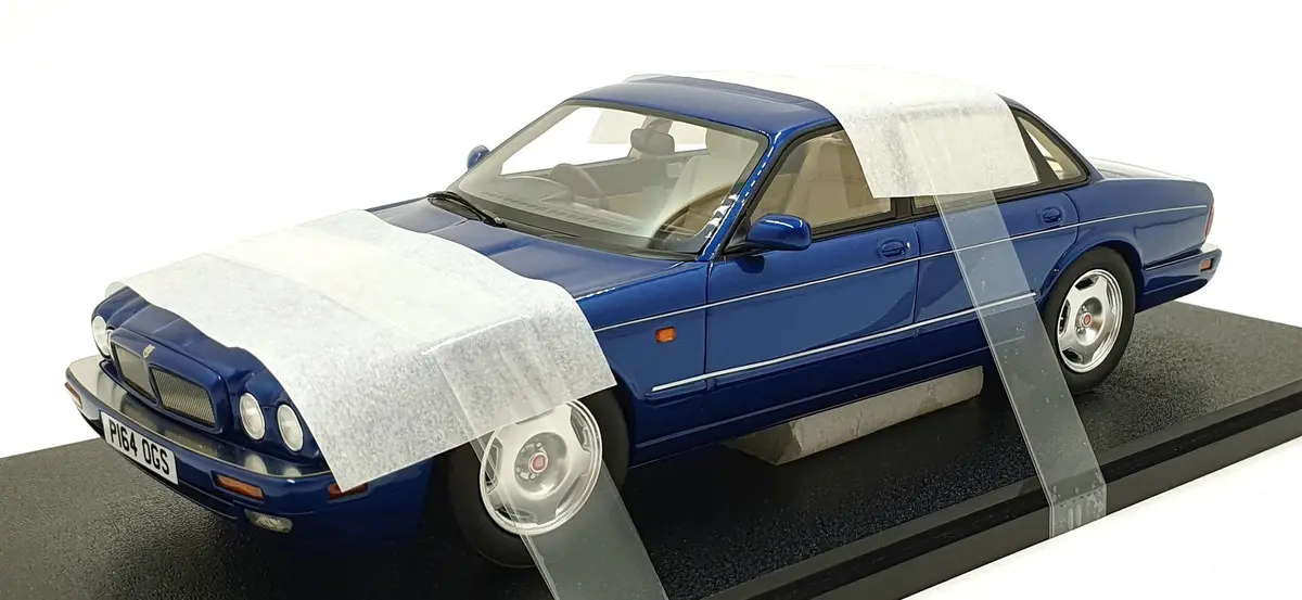 Cult 1/18 Scale Resin Cml052-6 - 1995 Jaguar Xjp X300 Antigua - Met. Blue 1