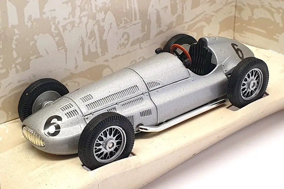 Corgi 12Cm Long Diecast 00203 - Legends Of Speed Mercedes Benz Race Car 1