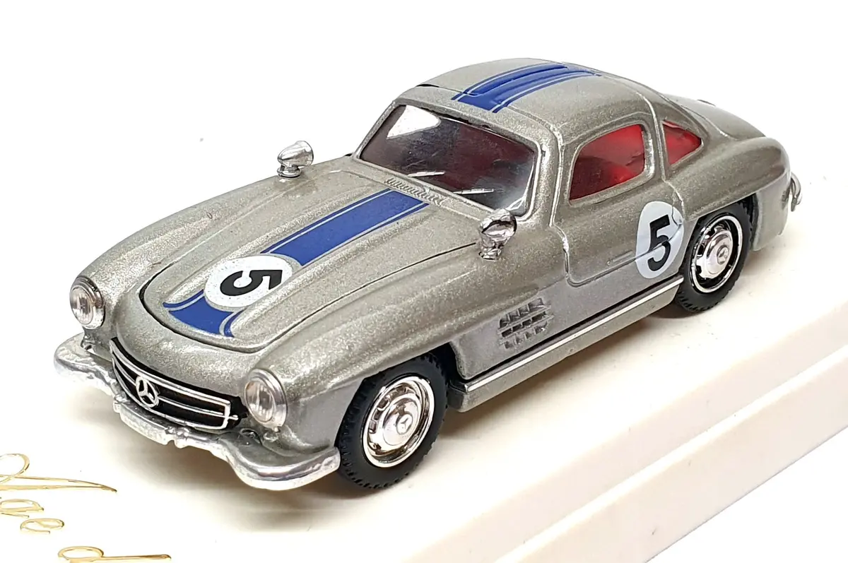 Solido 1/43 Scale 4503 - Mercedes Benz 300Sl Race Car #5 - Silver/Blue 1