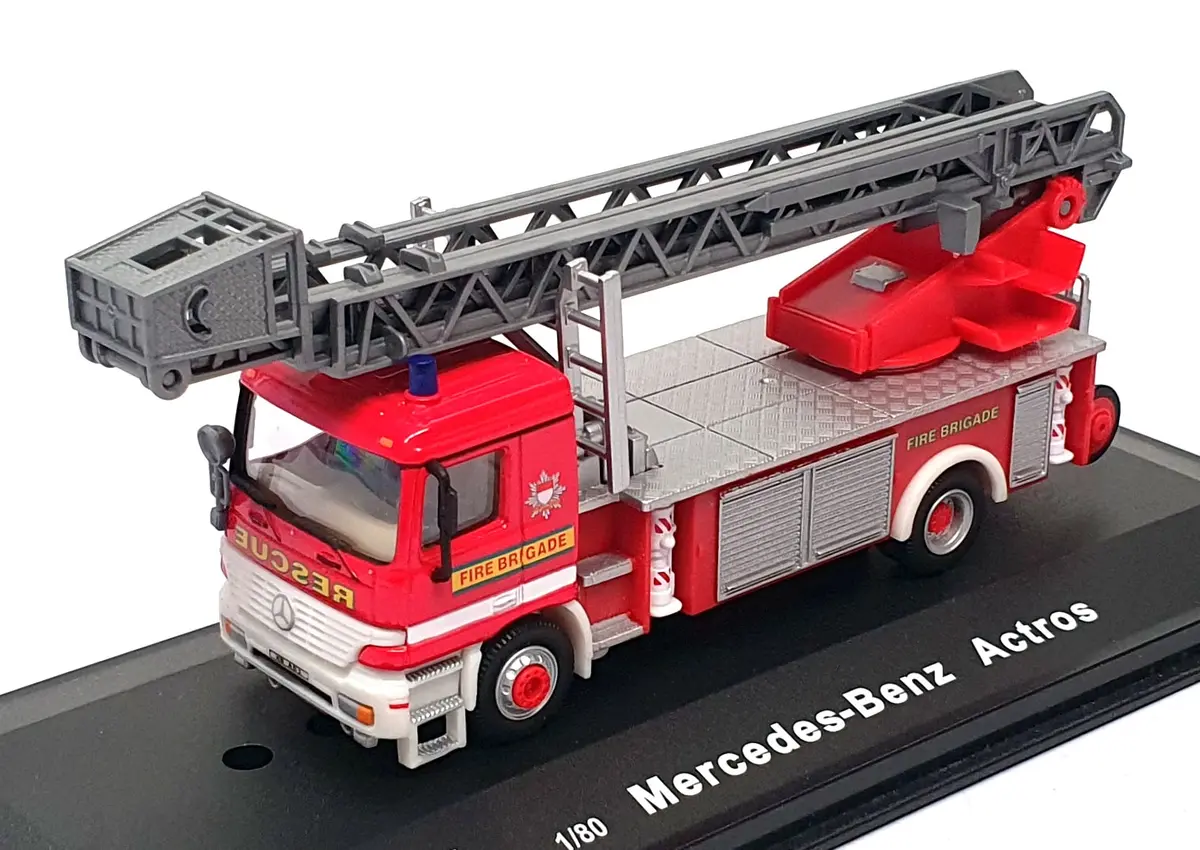Hongwell 1/80 Scale Hw180r - Mercedes Benz Actros Fire Engine - Red 1