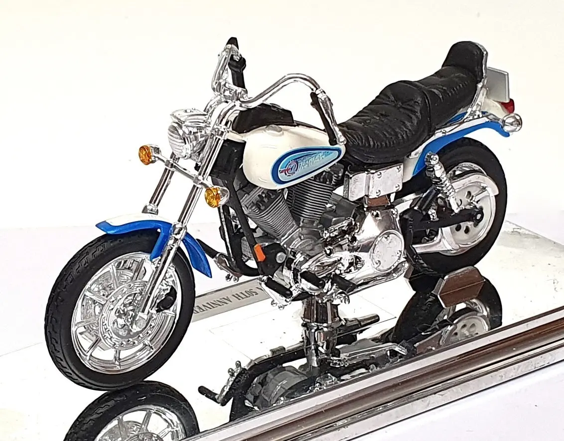 Maisto 1/18 Scale 39360 - 92 Harley Davidson Daytona 50Th Anniversary White/Blue 1