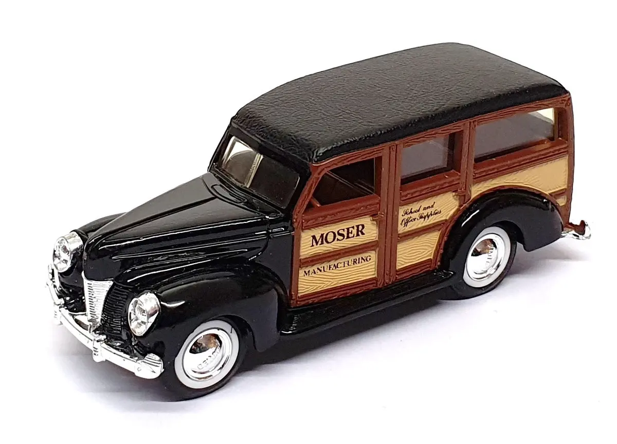 Ertl 1/43 Scale Diecast 2517 - 1940 Ford Woody Station Wagon - Black 1