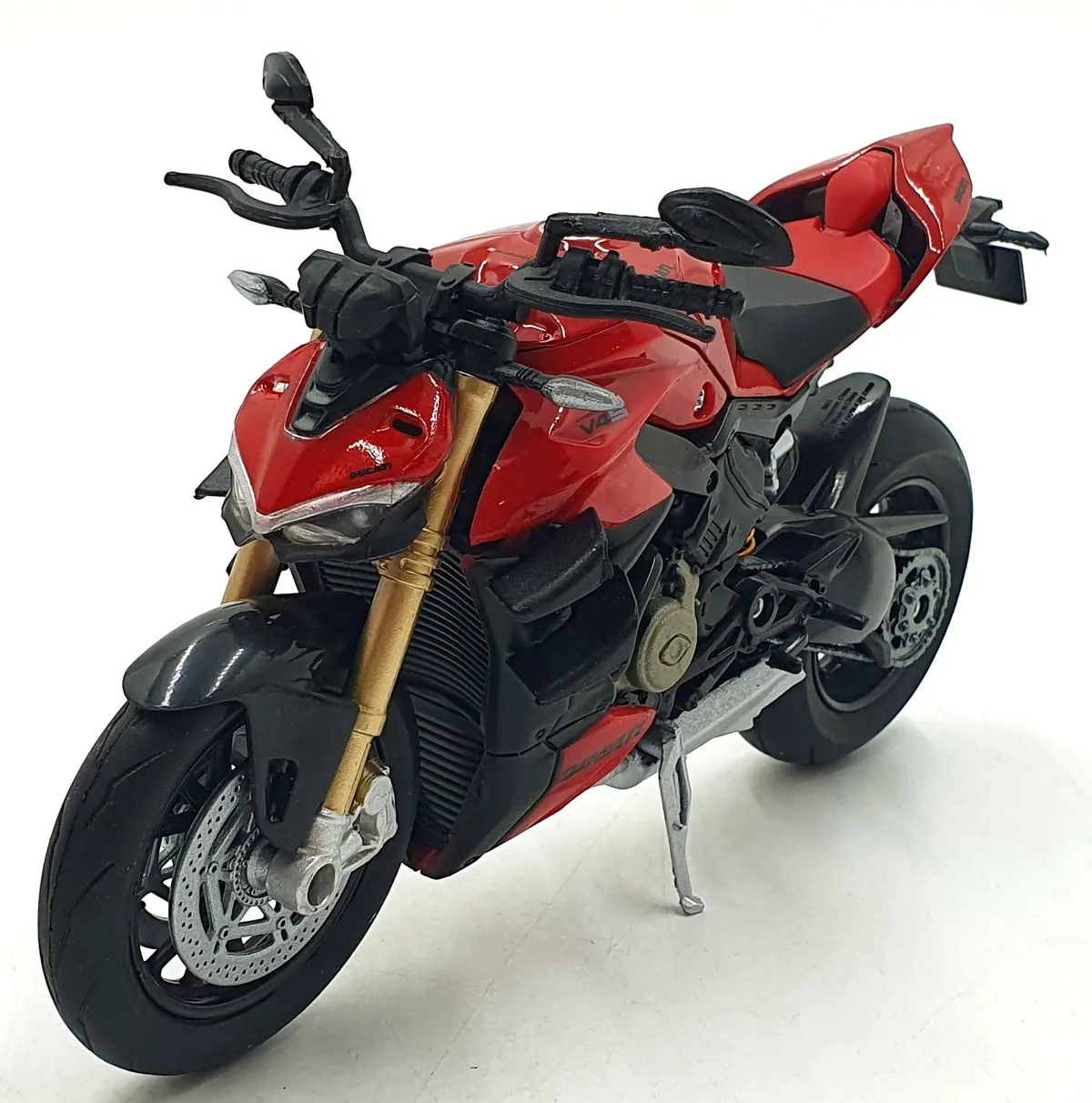 Newray 1/12 Scale 58273 - Ducati Supernaked V4s Motorbike - Red 1