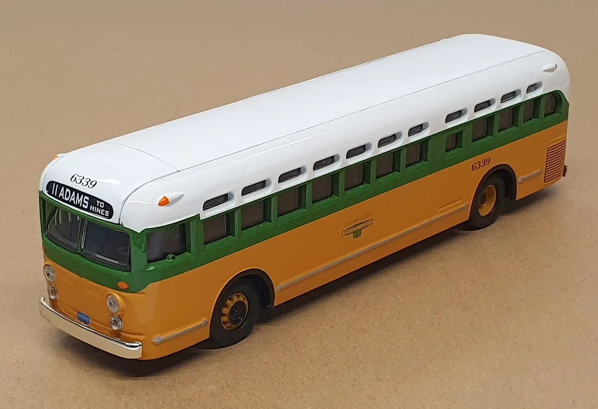 Corgi 1/50 Scale 54014 - General Motors Fruit Salad Bus Gm 4507 Rt. 11 1