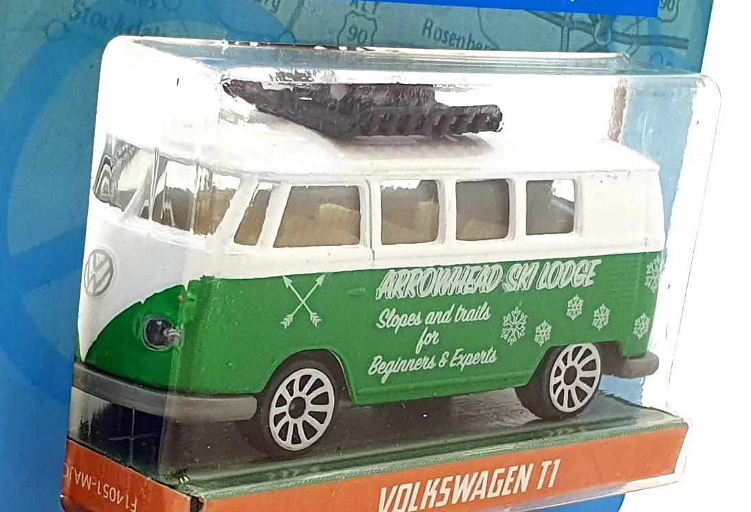 Jada Toys 1/64 Scale 100426A - Volkswagen T1 Arrowhead Ski Lodge - Green 1