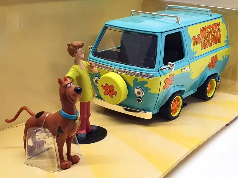 Jada 1/24 Scale Model Car 31720 - Mystery Machine Shaggy & Scooby Doo - Blue 1