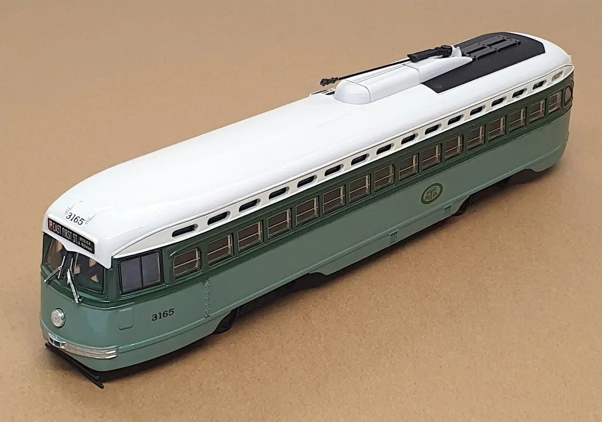 Corgi 1/50 Scale 55007 - Los Angelas Mta Pcc Street Car No. 3165 1