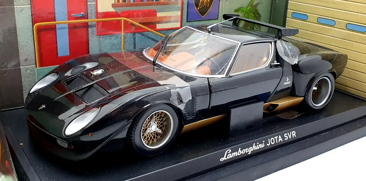 Kyosho 1/18 Scale Diecast 08311B - Lamborghini Jota Svr - Black/Gold 1