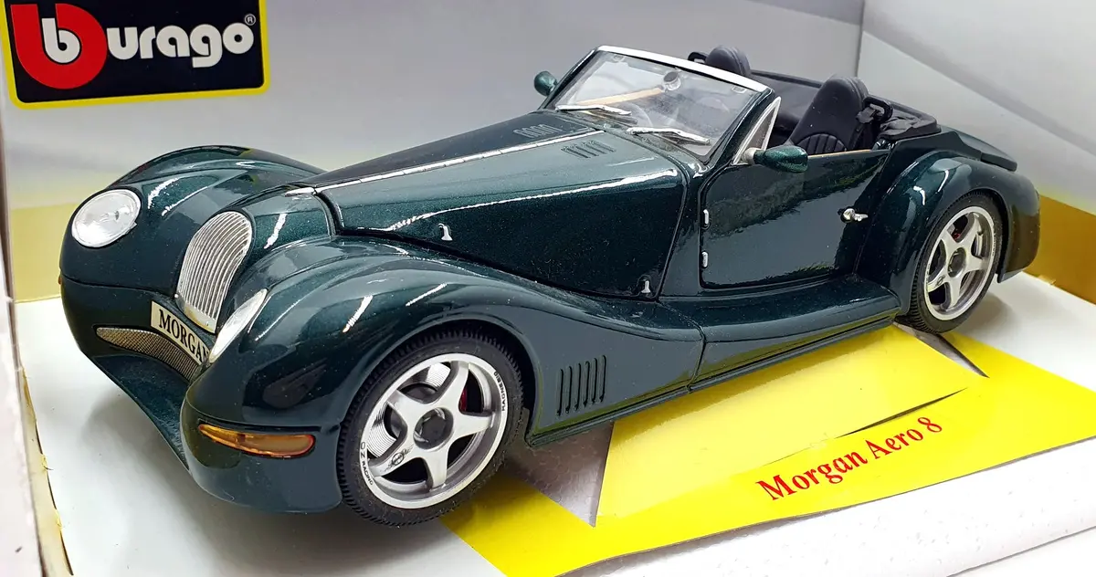 Burago 1/18 Scale 18-12050 - Morgan Aero 8 - Green 1